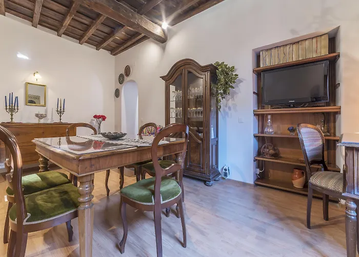 Guesthost - Montecitorio & Pantheon Stylish Flat Apartman Róma