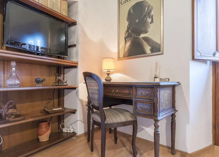 Guesthost - Montecitorio & Pantheon Stylish Flat * Róma