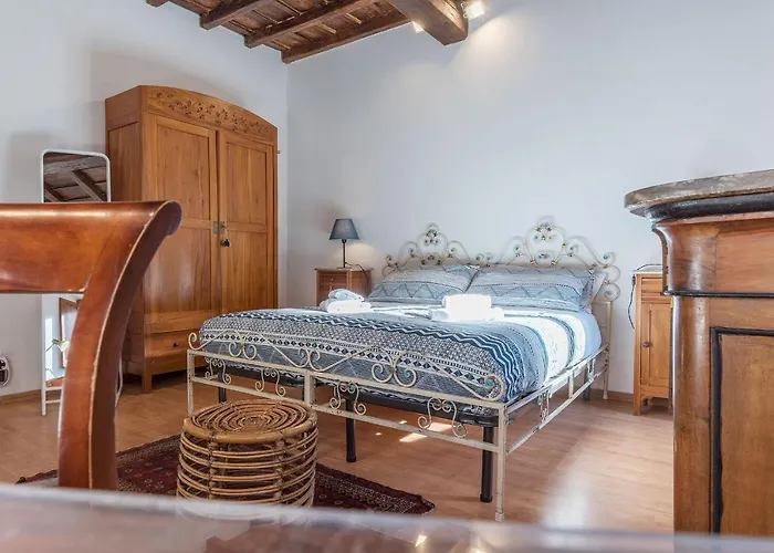 Guesthost - Montecitorio & Pantheon Stylish Flat